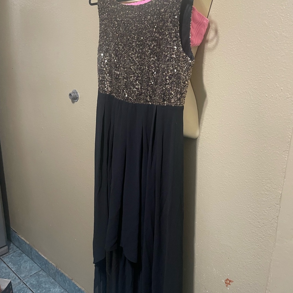 Elegant Black and Gold Sequin Dress looks New
